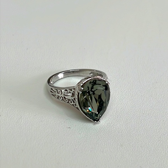 Sterling Silver Pear Shaped Gemstone Antique Style Ring - Picture 1 of 13